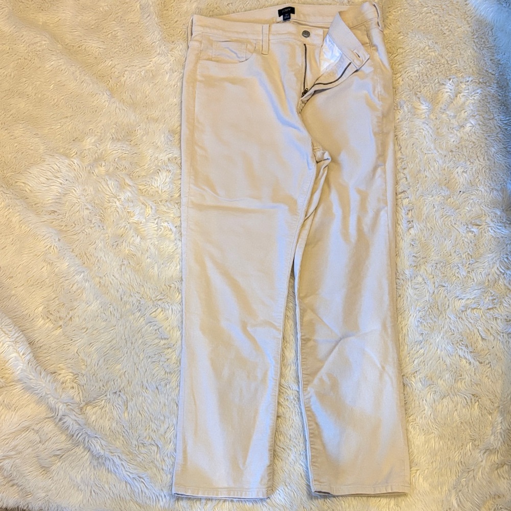 Cream J Crew fair trade Re-Imagined ankle length corduroys, size 31